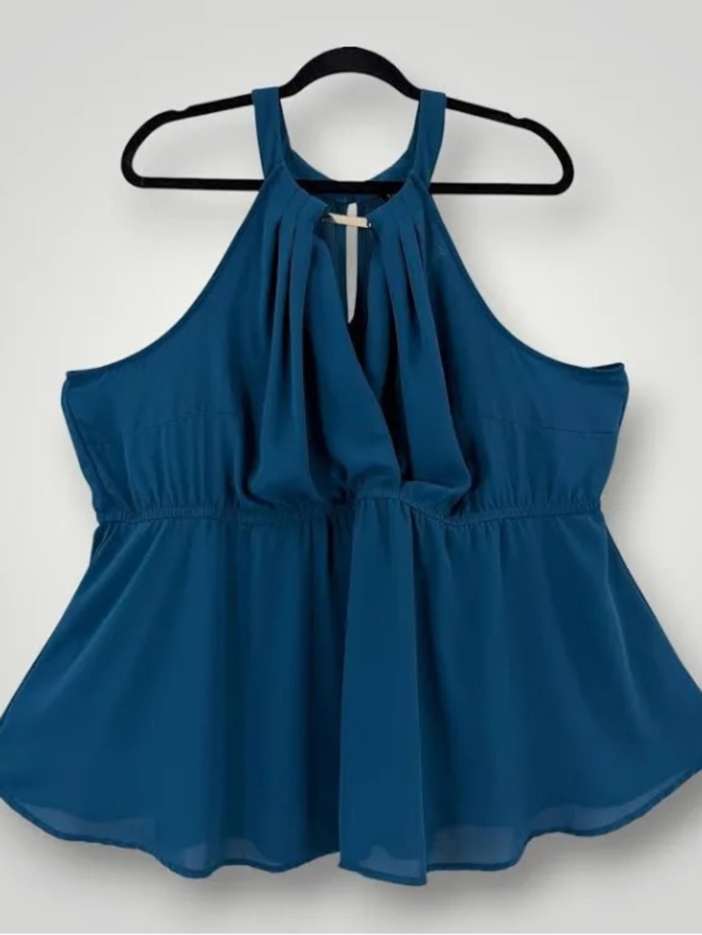 Torrid georgette surplice peplum with hardware - size 2/2X/18-20 - BLUE